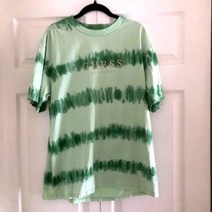 Guess T-shirt size:medium